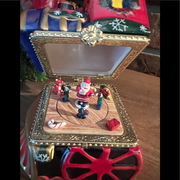 Rare Mr Christmas 1990’s Porcelain Train Moving Musical Christmas Tree Ornament - Picture 5 of 7